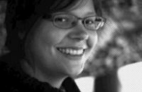 Smiling woman glasses Thumbnail